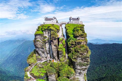 去貴州跟團多少錢？談論旅遊費用僅是開端，真正的好遊記往往蘊含著豐富的文化與自然之美。